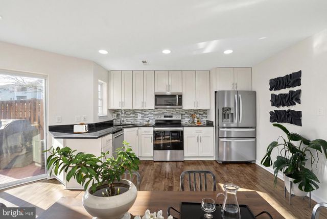 42996 ASTELL ST, Chantilly, VA 20152