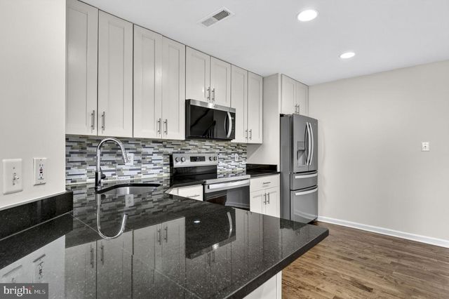 42996 ASTELL ST, Chantilly, VA 20152