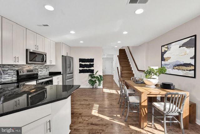 42996 ASTELL ST, Chantilly, VA 20152