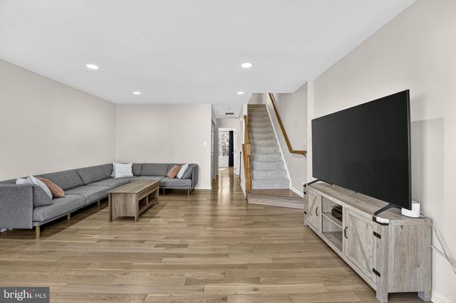 42996 ASTELL ST, Chantilly, VA 20152