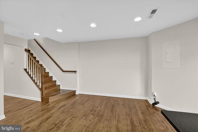 42996 ASTELL ST, Chantilly, VA 20152