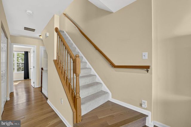 42996 ASTELL ST, Chantilly, VA 20152