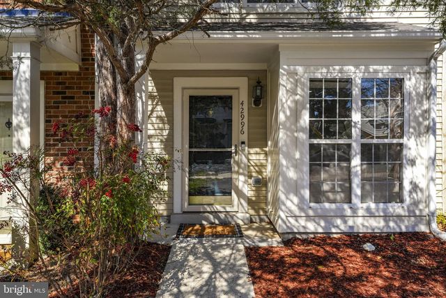 42996 ASTELL ST, Chantilly, VA 20152