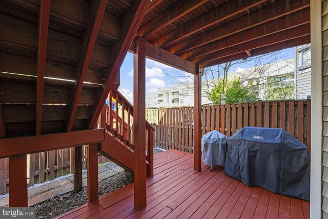 42996 ASTELL ST, Chantilly, VA 20152