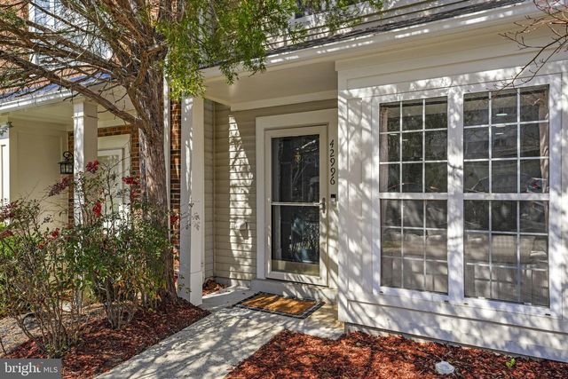 42996 ASTELL ST, Chantilly, VA 20152