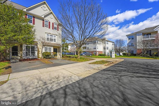 42996 ASTELL ST, Chantilly, VA 20152