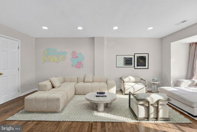 42996 ASTELL ST, Chantilly, VA 20152