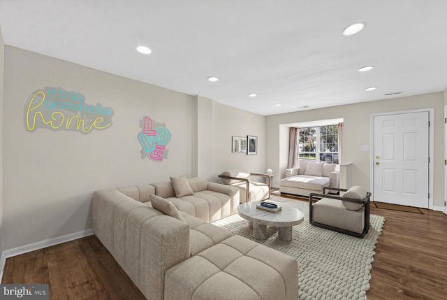 42996 ASTELL ST, Chantilly, VA 20152