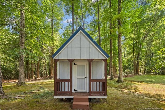 94 S Hillside Drive, Spring Lake, NC 28390