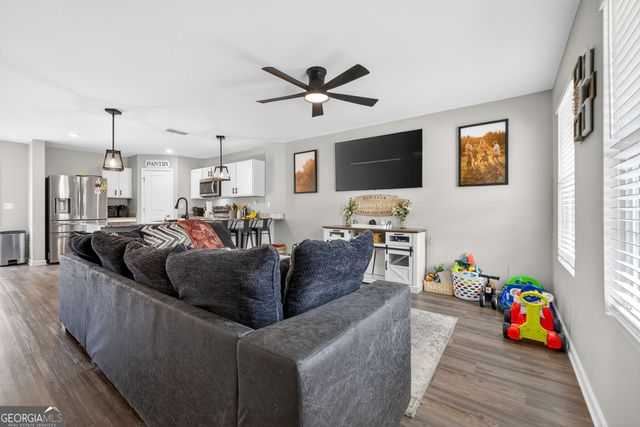 125 Red Oak Drive, Barnesville, GA 30204