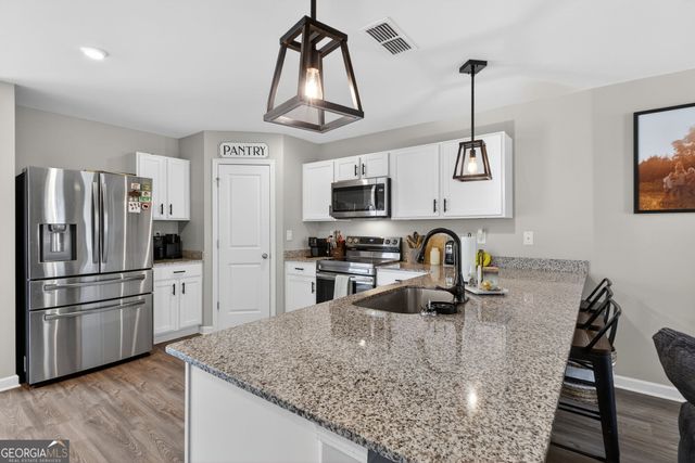 125 Red Oak Drive, Barnesville, GA 30204