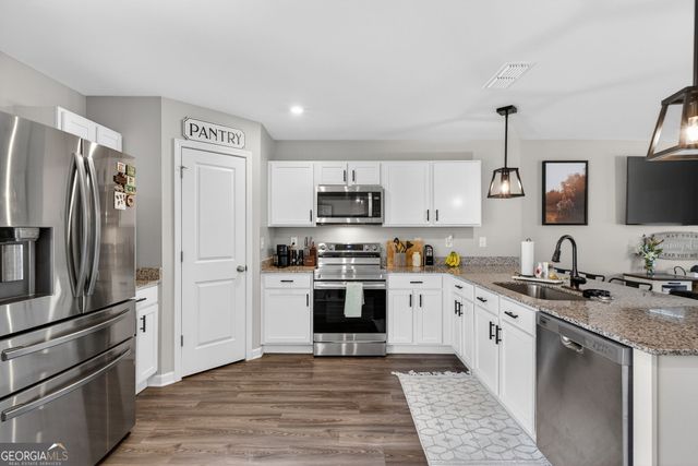 125 Red Oak Drive, Barnesville, GA 30204