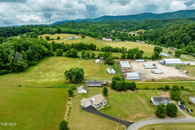 313 Lily Lane, Mountain City, TN 37683