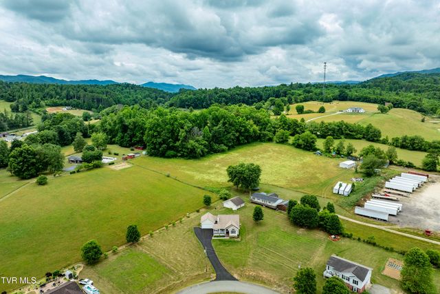 313 Lily Lane, Mountain City, TN 37683