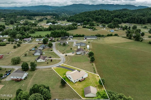 313 Lily Lane, Mountain City, TN 37683