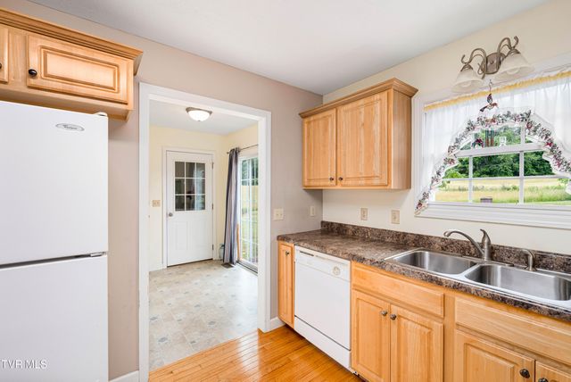313 Lily Lane, Mountain City, TN 37683