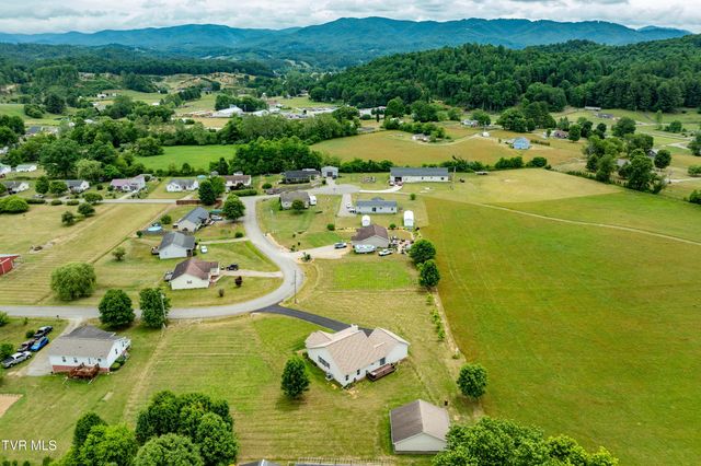 313 Lily Lane, Mountain City, TN 37683