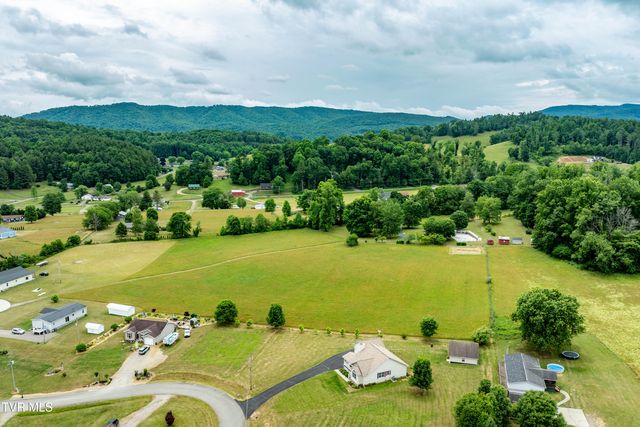 313 Lily Lane, Mountain City, TN 37683