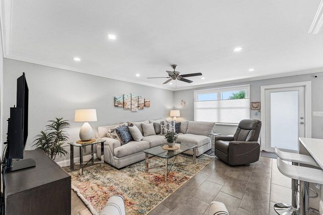 1027 Farnham O 1027, Deerfield Beach, FL 33442