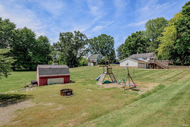 9100 E 500 S, Wolcottville, IN 46795
