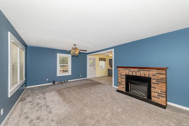9100 E 500 S, Wolcottville, IN 46795