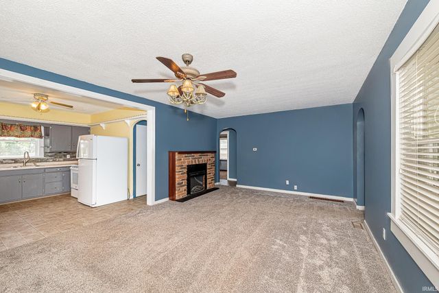 9100 E 500 S, Wolcottville, IN 46795