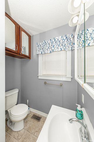 9100 E 500 S, Wolcottville, IN 46795