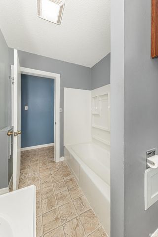 9100 E 500 S, Wolcottville, IN 46795