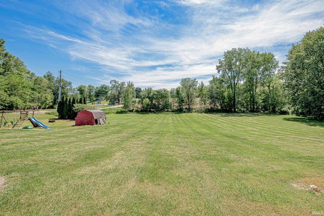 9100 E 500 S, Wolcottville, IN 46795