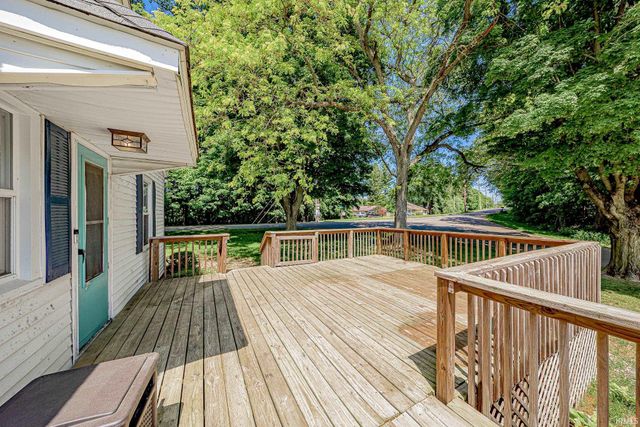 9100 E 500 S, Wolcottville, IN 46795