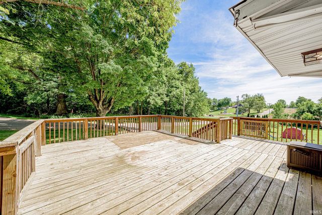 9100 E 500 S, Wolcottville, IN 46795