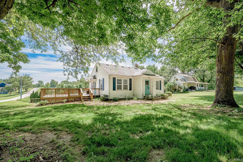 9100 E 500 S, Wolcottville, IN 46795