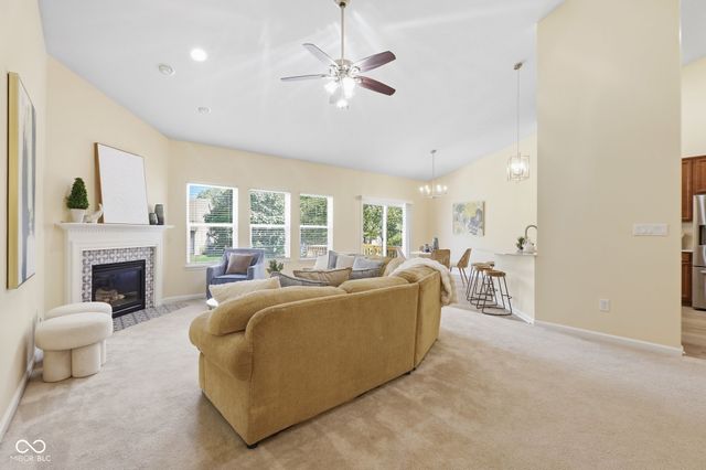 9713 Timberbrooke Boulevard, Mccordsville, IN 46055