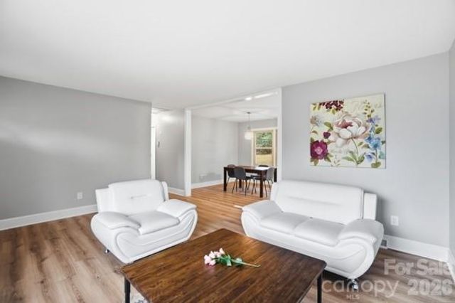 5326 Dolphin Lane, Charlotte, NC 28215