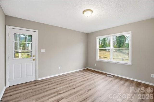 5326 Dolphin Lane, Charlotte, NC 28215