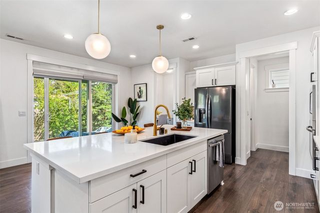 20803 9th Place W, Lynnwood, WA 98036