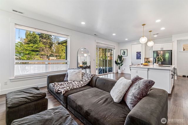 20803 9th Place W, Lynnwood, WA 98036