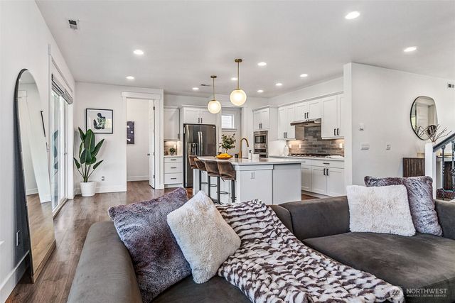 20803 9th Place W, Lynnwood, WA 98036