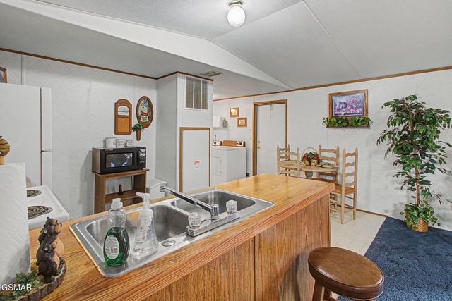 2459 Black Oak Ridge Road, Sevierville, TN 37876