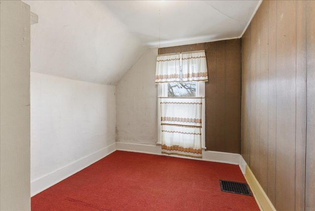 1409 Parkway Avenue, Cedar Falls, IA 50613