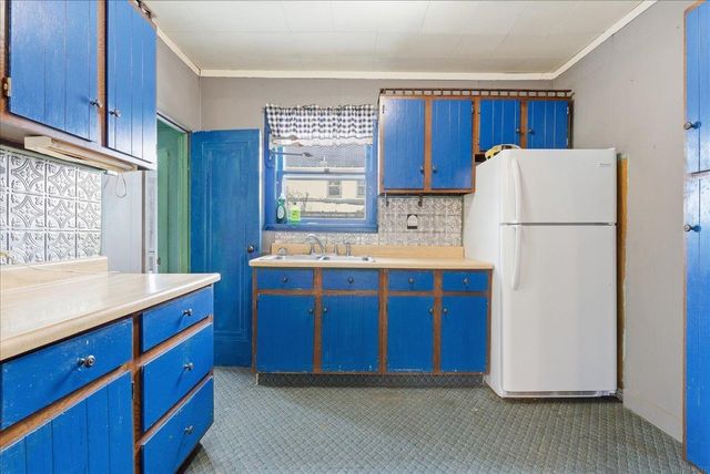 1409 Parkway Avenue, Cedar Falls, IA 50613