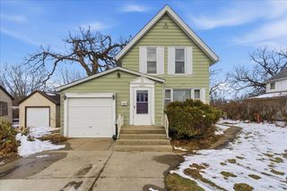 1409 Parkway Avenue, Cedar Falls, IA 50613