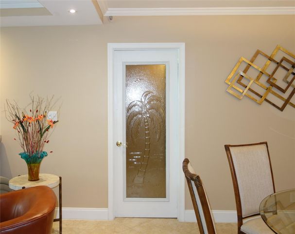 625 Oaks Drive 302, Pompano Beach, FL 33069