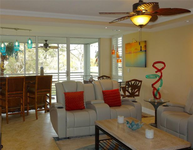 625 Oaks Drive 302, Pompano Beach, FL 33069