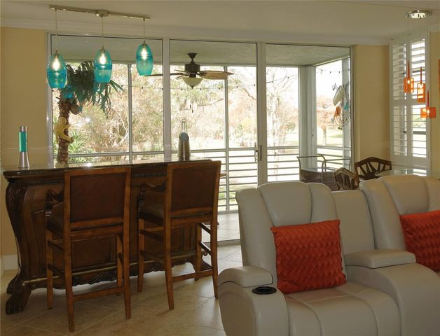 625 Oaks Drive 302, Pompano Beach, FL 33069