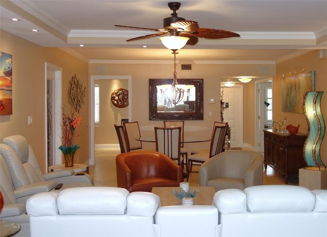 625 Oaks Drive 302, Pompano Beach, FL 33069