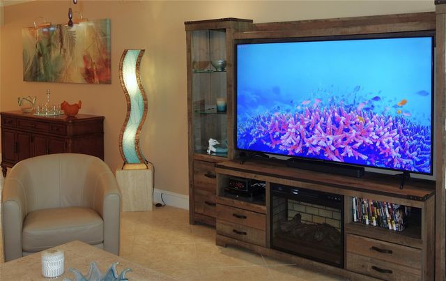 625 Oaks Drive 302, Pompano Beach, FL 33069