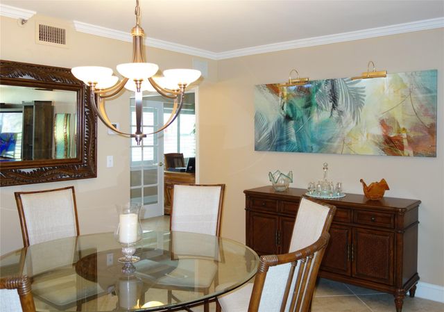 625 Oaks Drive 302, Pompano Beach, FL 33069