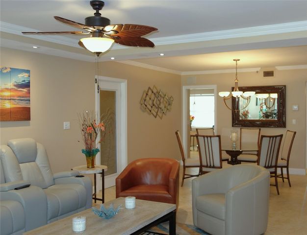 625 Oaks Drive 302, Pompano Beach, FL 33069