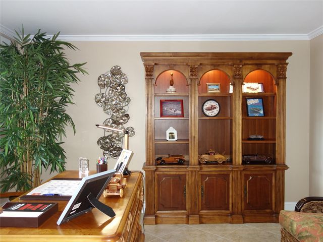 625 Oaks Drive 302, Pompano Beach, FL 33069